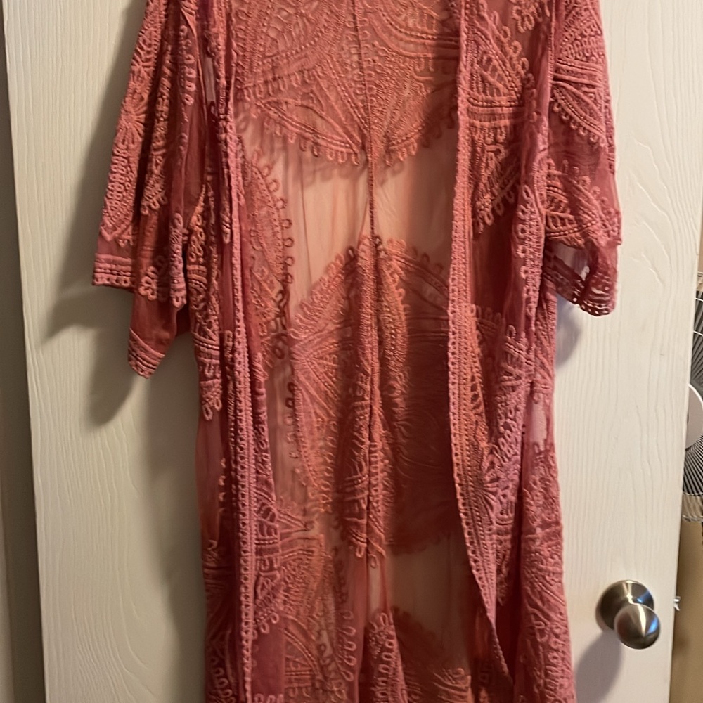 Chic Sheer Lace Kimono - Pink